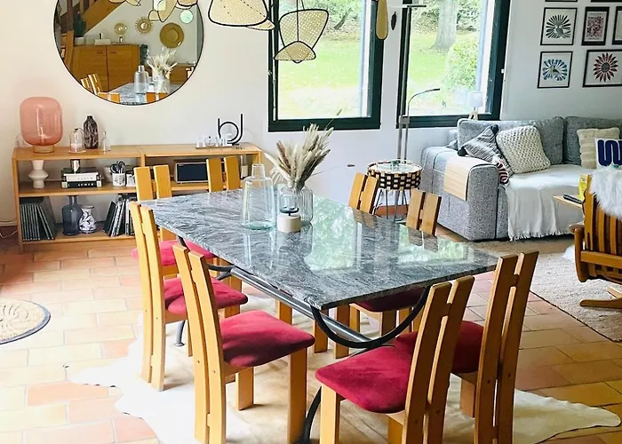 M St Arnoult Holiday home