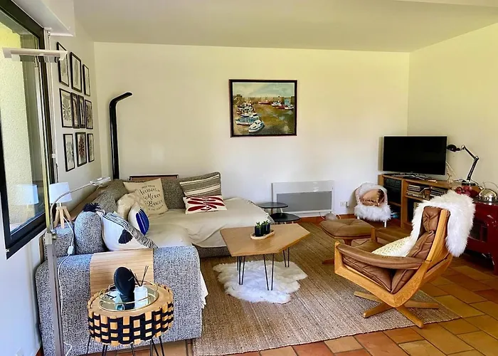 M St Arnoult Holiday home